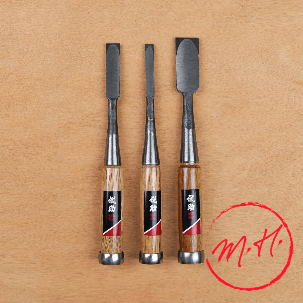 Jeu de 3 ciseaux à bois Gisuké japonais acier carbone 62 HRC manche en chêne 3 tailles : 125 caractères max. Le texte fai…