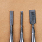 Trois ciseaux à bois Gisuké Takagi japonais, acier carbone 62 HRC, lames de largeurs différentes alignées