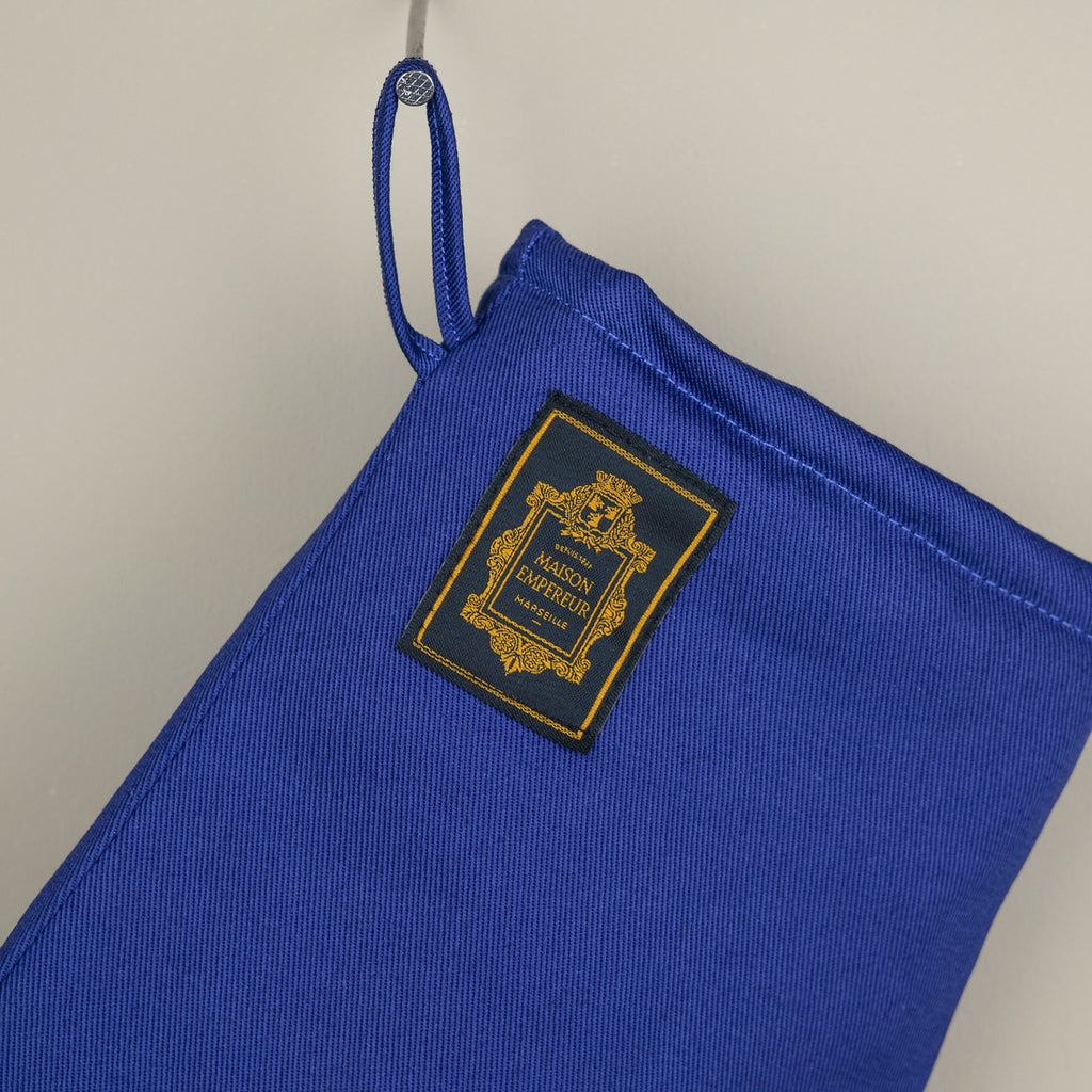 Maison Empereur crest glove potholder