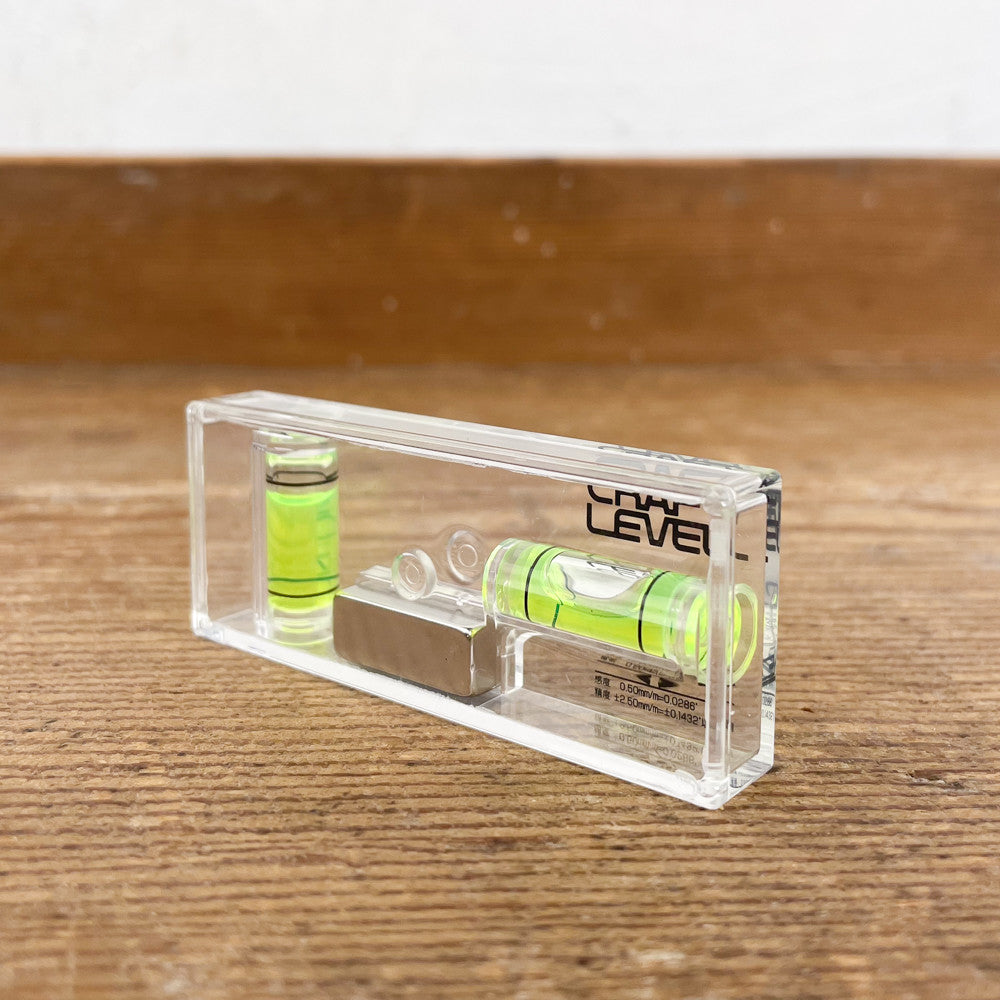 Mini transparent level with magnet
