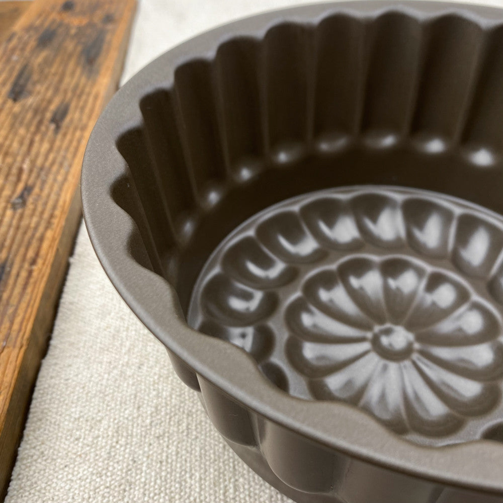 Non-stick diplomat or bavarois mould