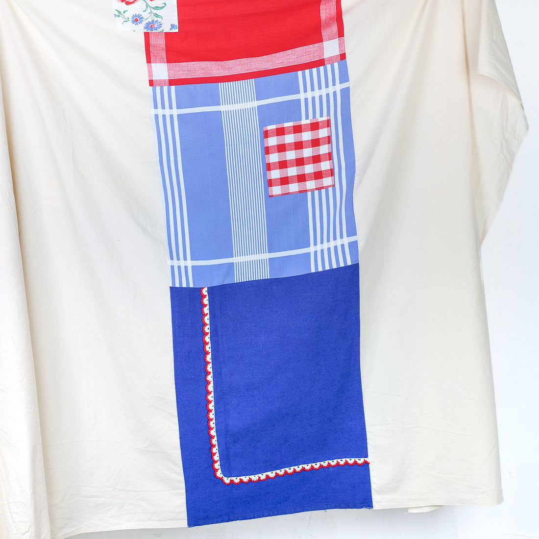 Nappe patchwork pièce unique bleu rouge