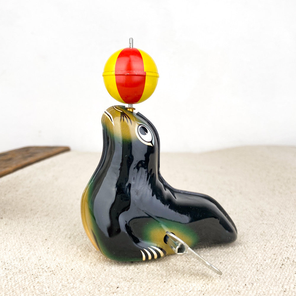Mechanical sea lion