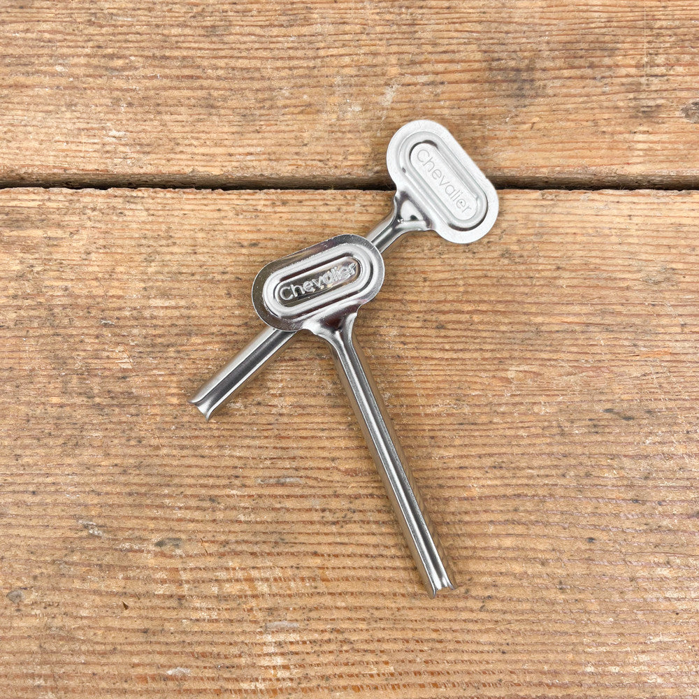 Pair of tube squeezer keys