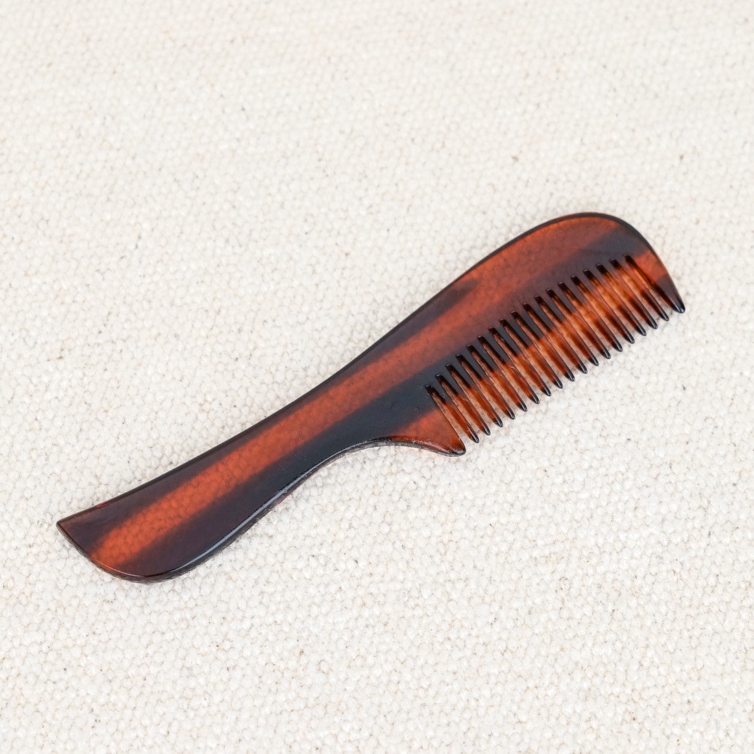 Peigne à barbe et moustache