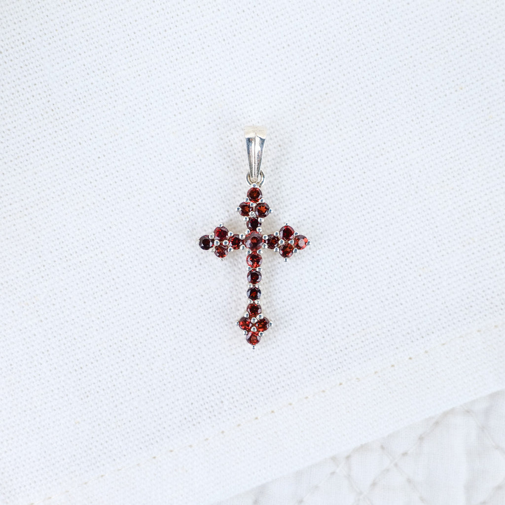 Pendentif croix Arlésienne en argent et grenats