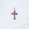 Pendentif croix Arlésienne en argent et grenats