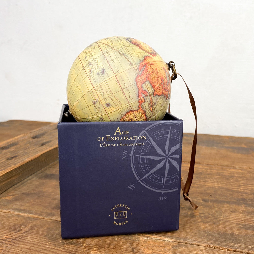 Petit globe terrestre à suspendre