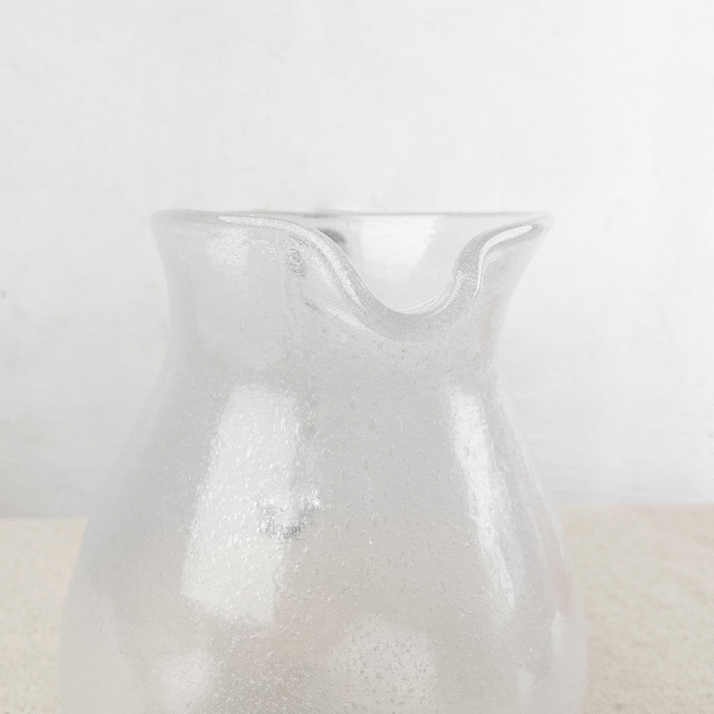 Pichet en pâte de verre soufflé 1,6L