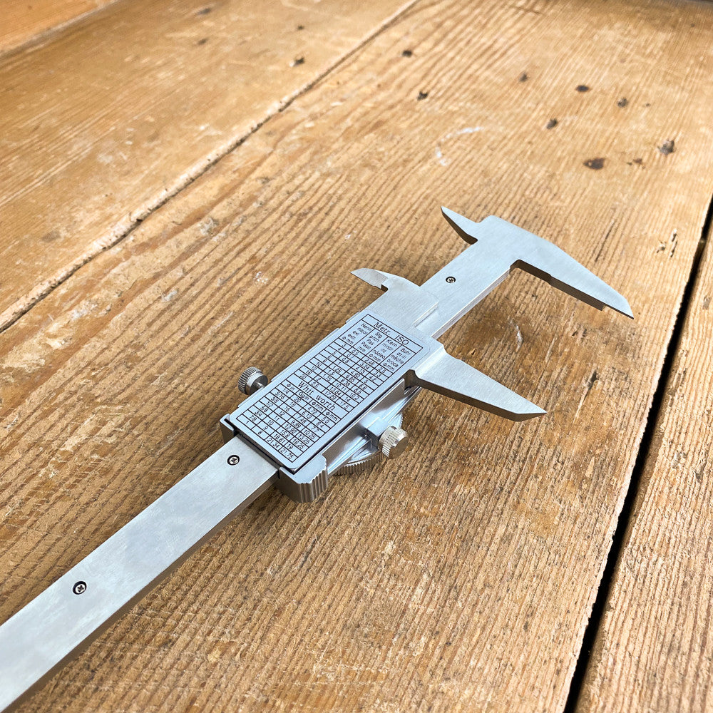 Pied à coulisse à cadran