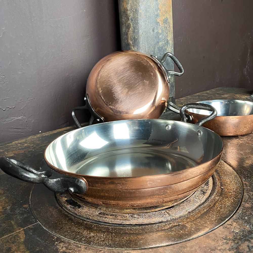 Serving dish in tin-plated copper