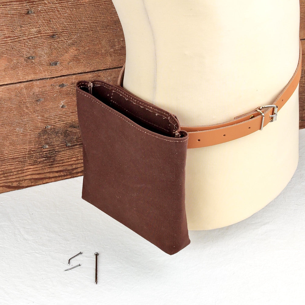 Poche à clous avec ceinture en cuir