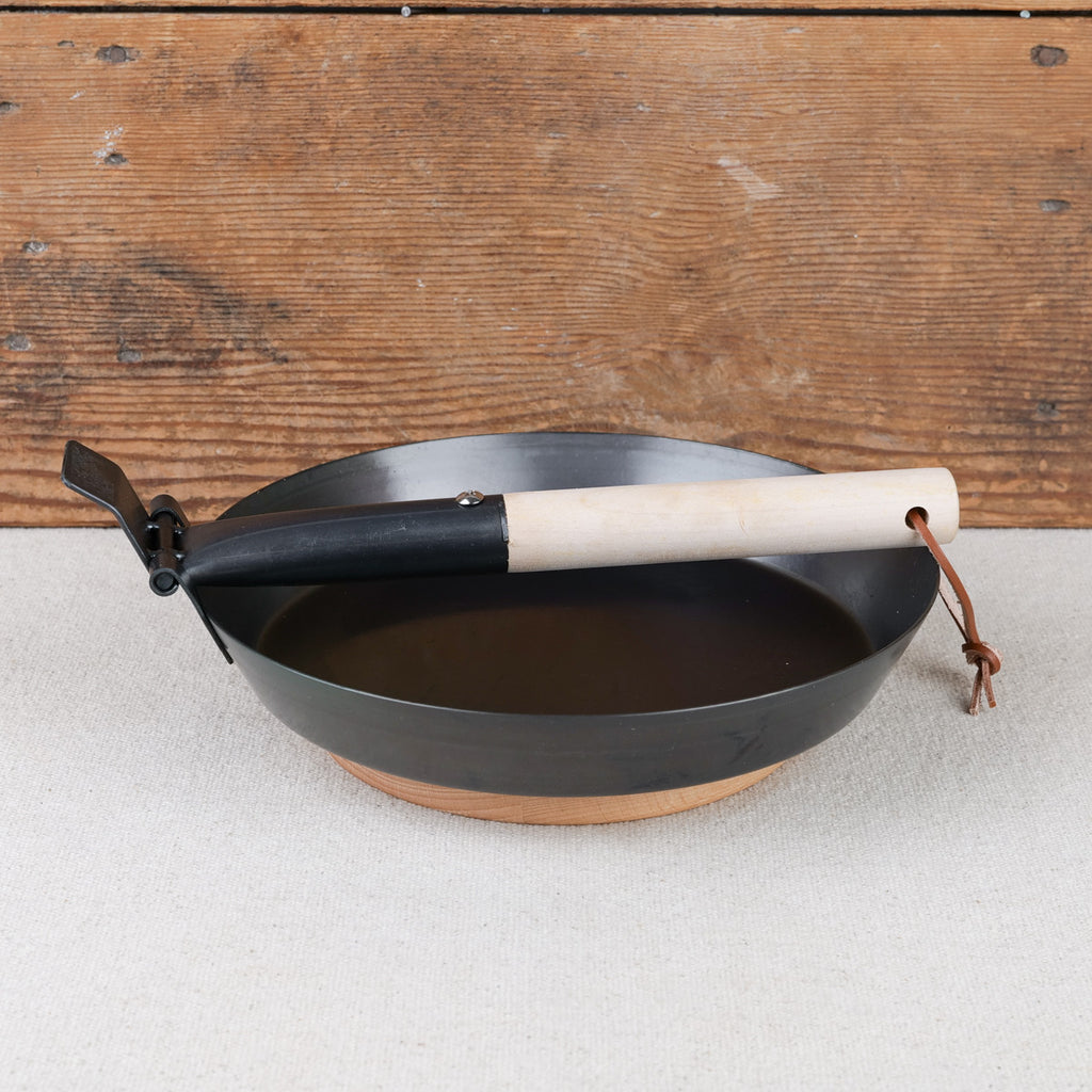 Poêle pliable 24cm culottée planche hêtre eucalyptus