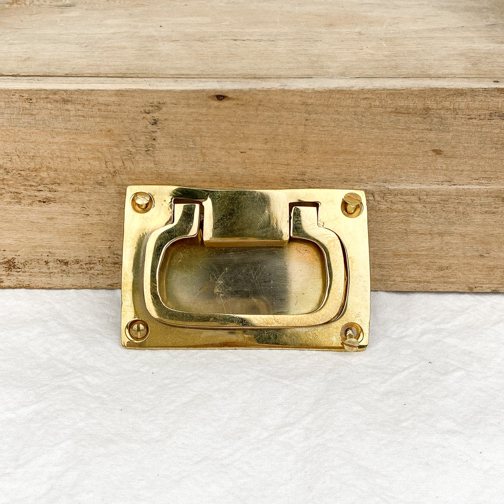 Poignée cuvette rectangulaire en laiton poli