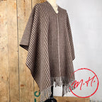 Poncho rayé en laine couleur chocolat/marron foncé