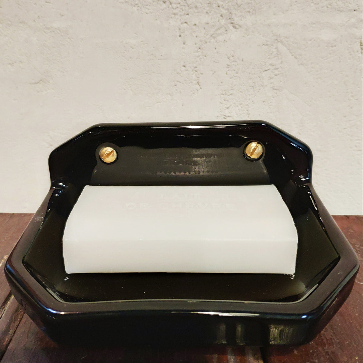 Porte savon mural en porcelaine