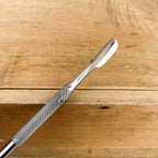 Repousse et retire cuticules