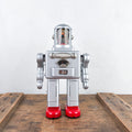 Robot spaceman géant