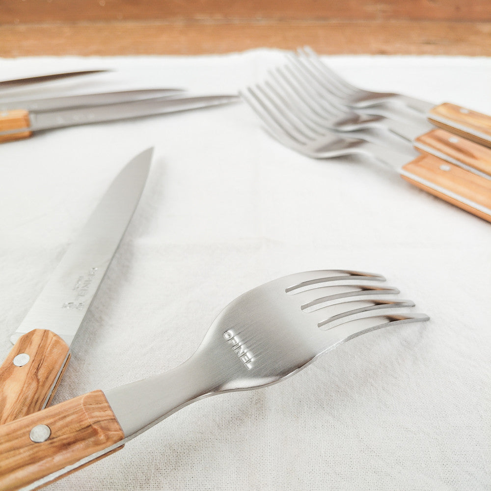 Opinel olive wood knives and forks "Table au soleil"
