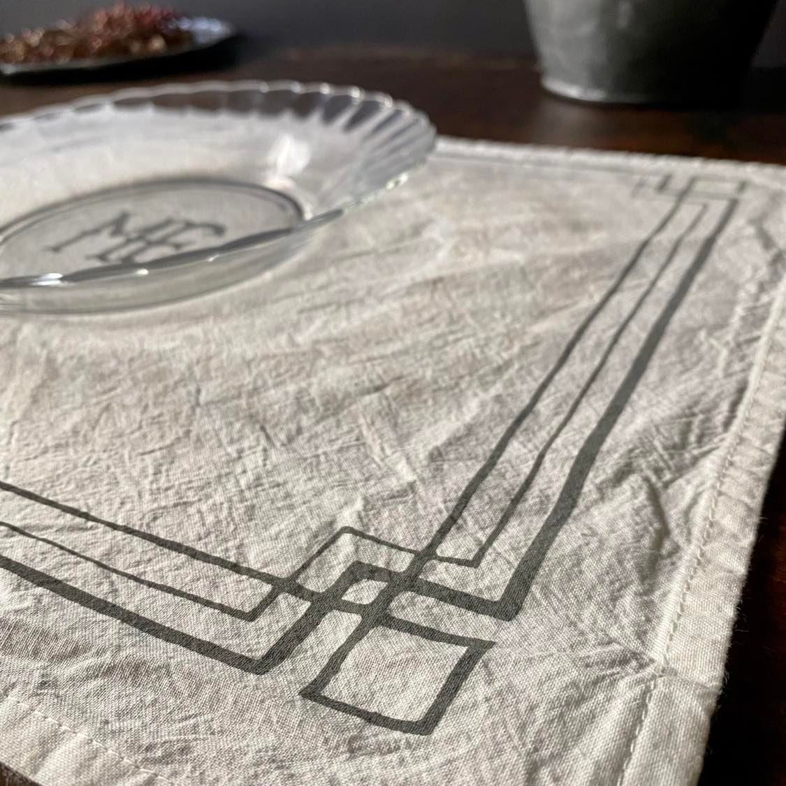 Set de table ME gris