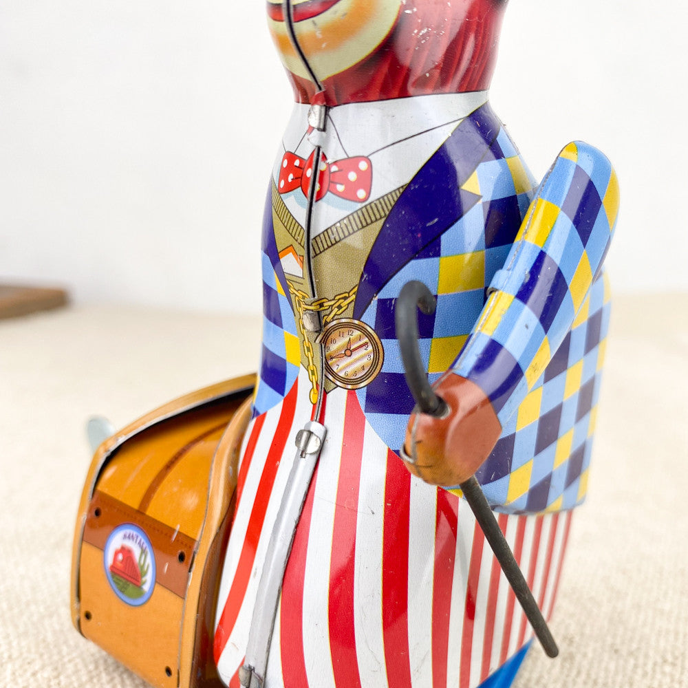 Monkey with suitcase