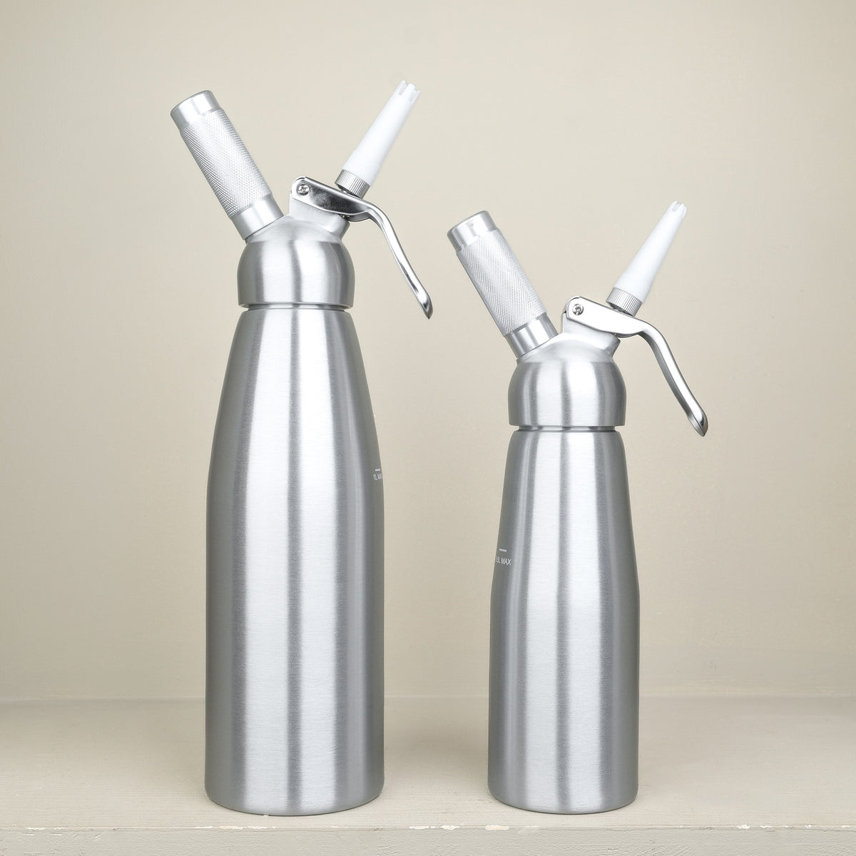 Whipped cream siphon
