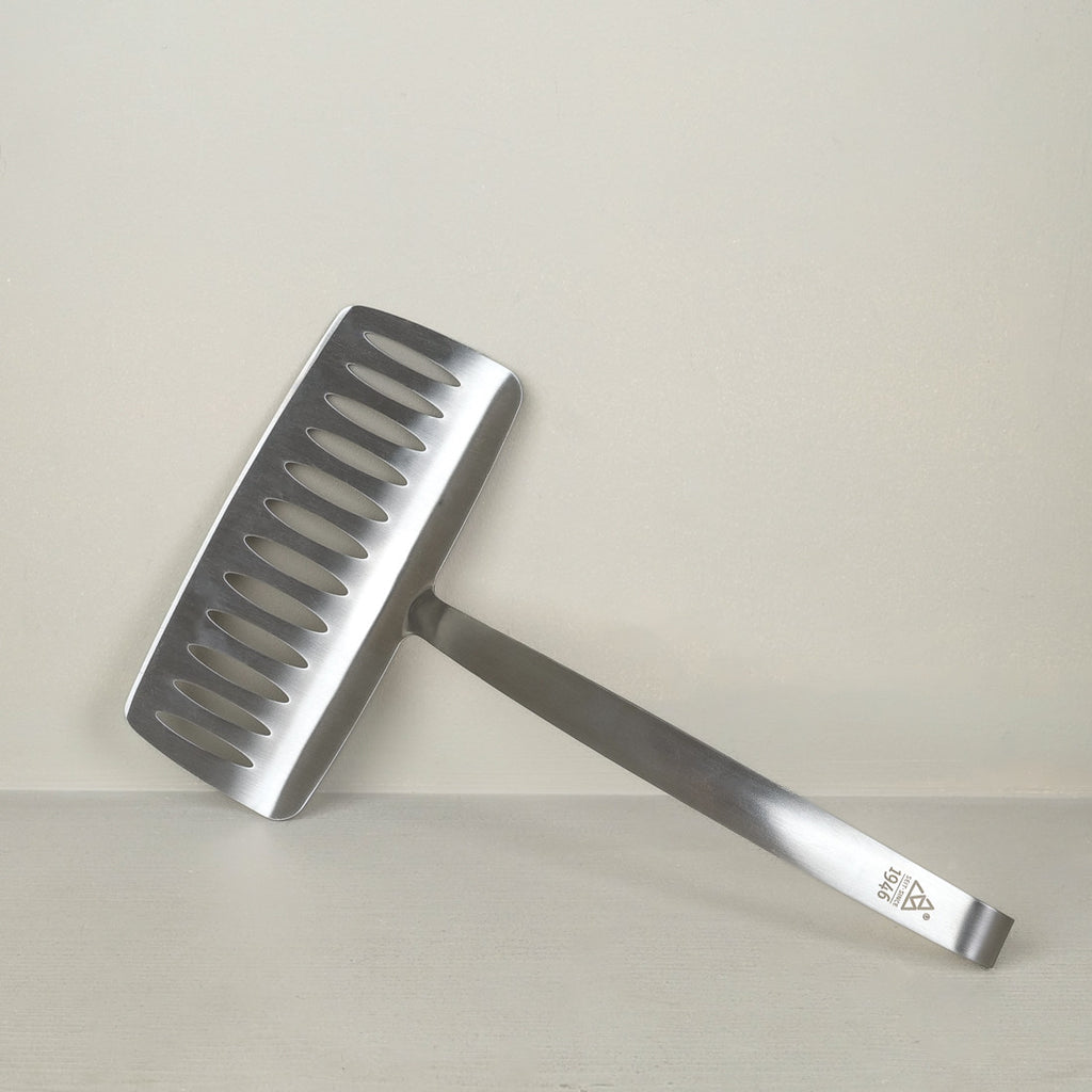 Fish spatula