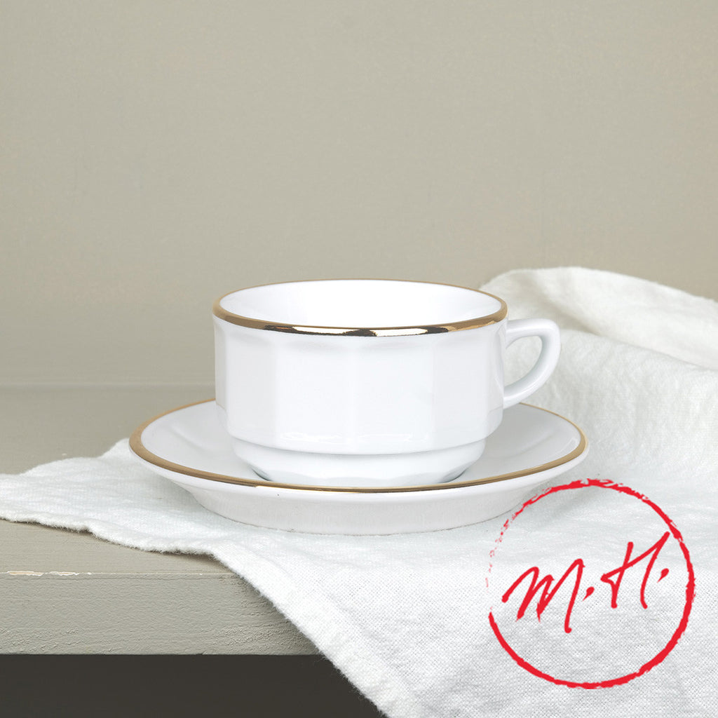 Tasse et soucoupe blanche filet or