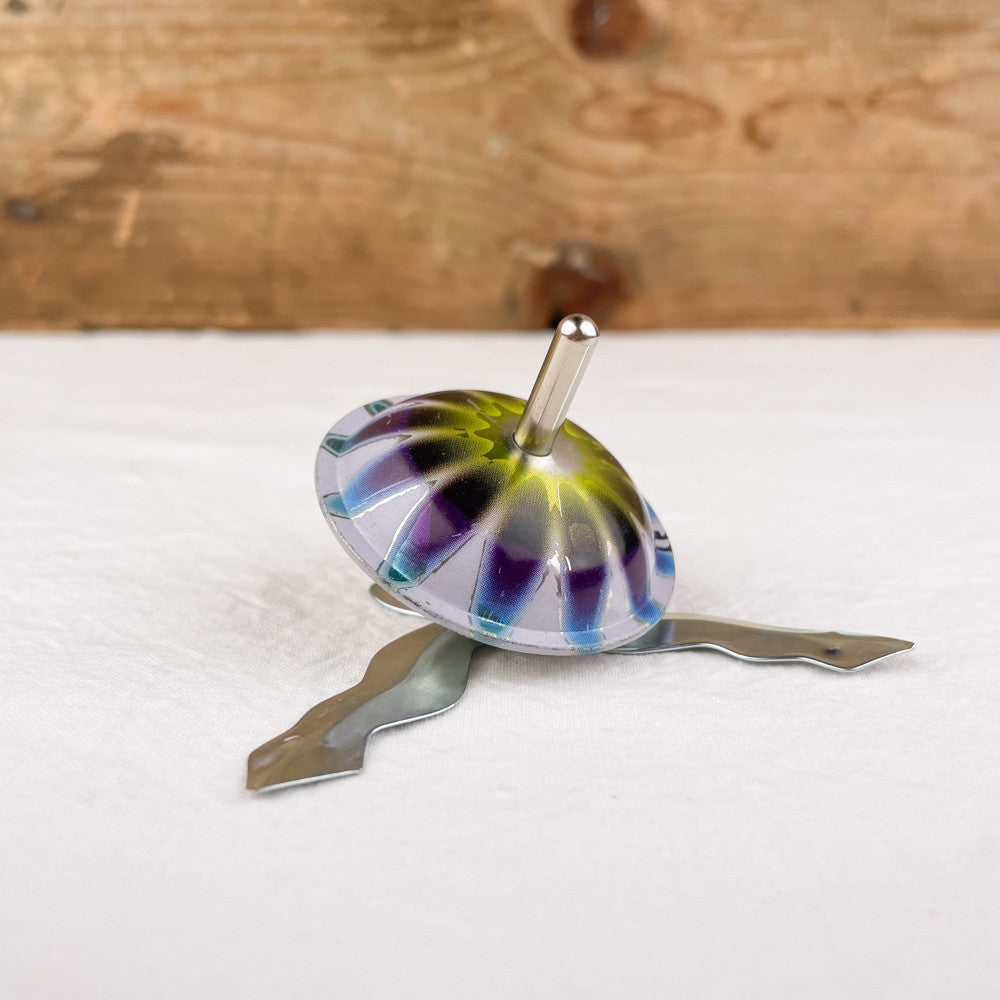 Vintage magnetic spinning top