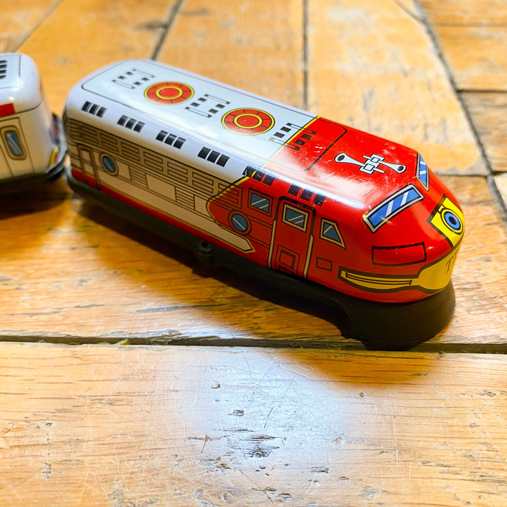 Train express en tôle