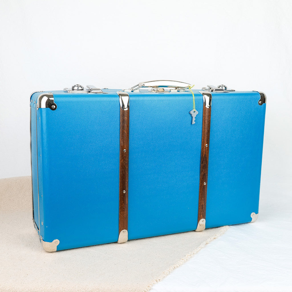 Secure suitcase for children